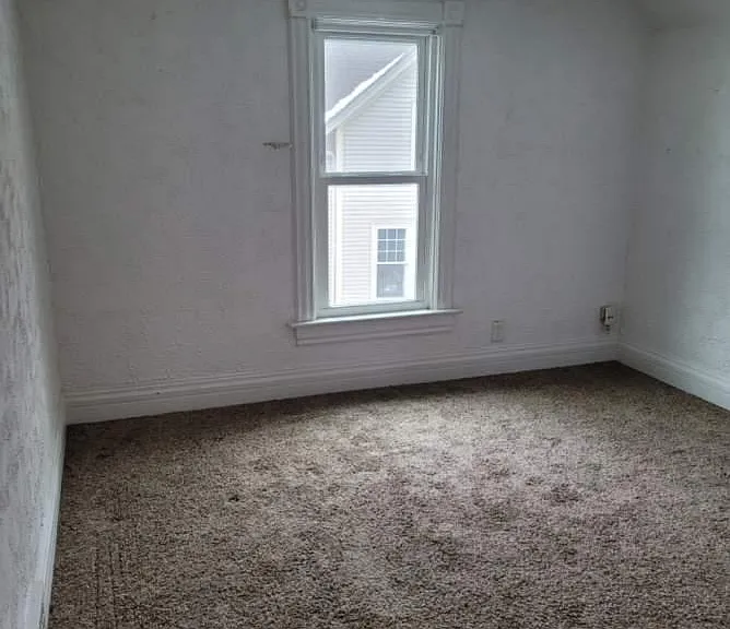 347 N Oakwood Ave #UPPER — Photo 11