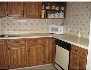 5th image of 272 Sherwood Dr