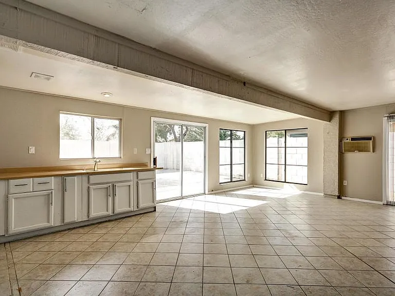 12715 W Cambridge Ave — Photo 26