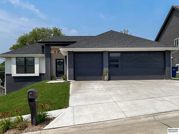 447 Eastwood Dr, Louisville, NE 68037