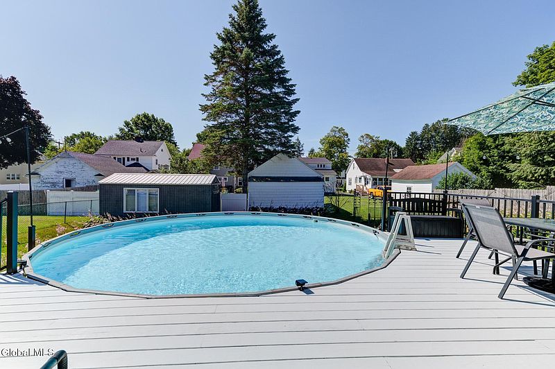 2nd image of 124 6th Avenue