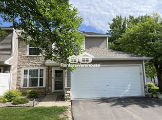 2825 Coach Pl, Chanhassen, MN 55317