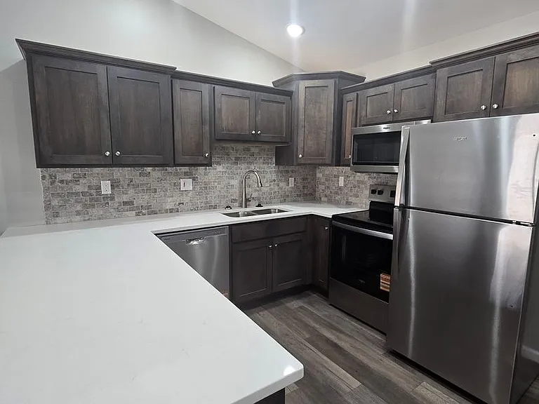 1506 Saint Marias St — Photo 3