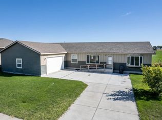 490 Snowflake St, American Falls, ID 83211