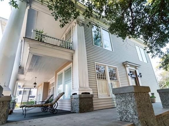4th image of 407 N Moody St #1