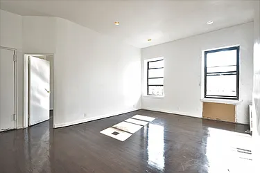 Rented by Green Line Realty