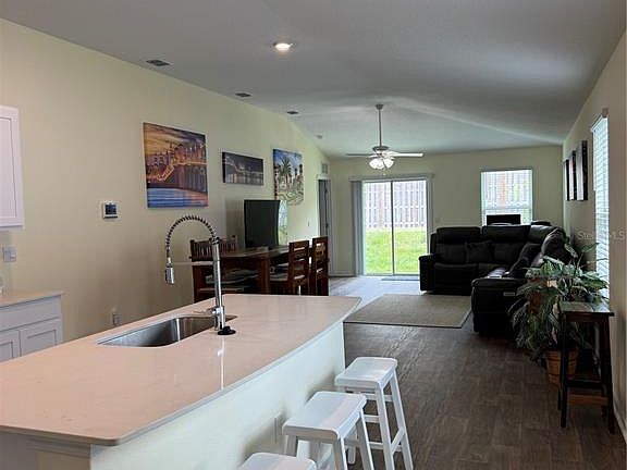 4th image of 203 Chesterwood Rd