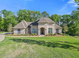 126 Ridgetop Cir, Flowood, MS 39232
