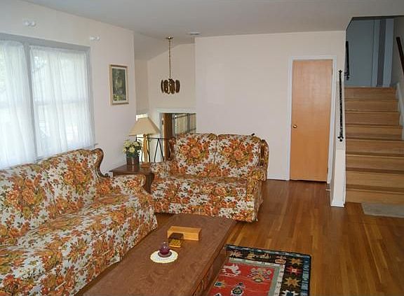 Living Room w/ Gleaming Hardwood Floors