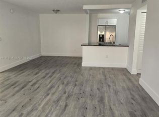 Lago Del Rey, Miami, FL 33193