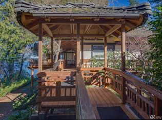 17206 Kinnear Rd NE, Bainbridge Island, WA 98110