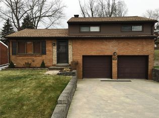 24 Clairview Dr, Carnegie, PA 15106