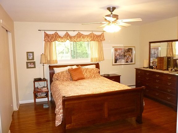 3rd image of 249 Brookwood Dr