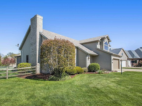 3rd image of 51611 Windyridge Ct