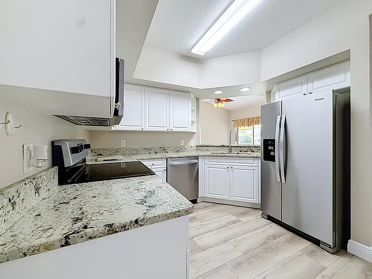 5281 Bowline Ct — Photo 16
