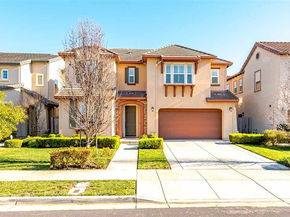 2nd image of 4540 Fernandez St