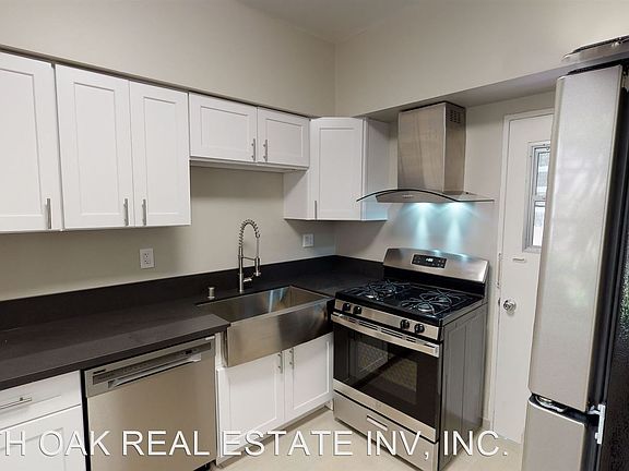4th image of 106 N Sweetzer Ave #8376581