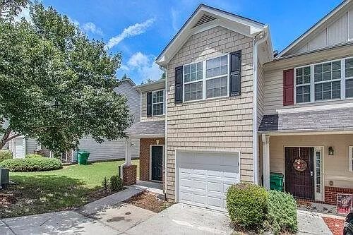 3 bed, 2.5 bath, 1568 sqft, $1,695 — Photo 2