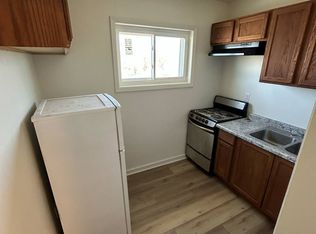 1405 11th St #2U, Racine, WI 53403