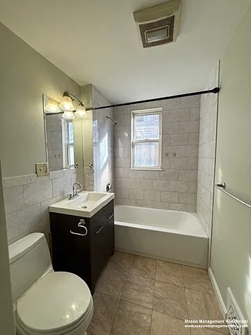 4412 Washington St #2 — Photo 8
