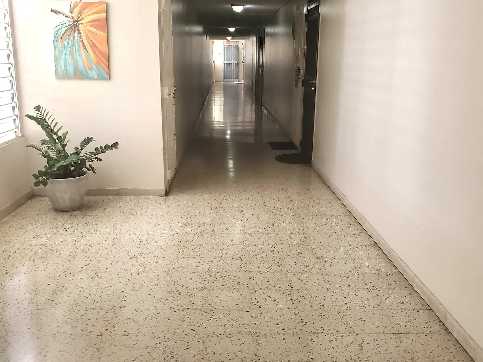 2 Cond Laguna Gdns — Photo 3