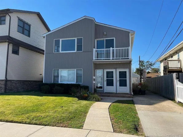 563 Neptune Blvd, Long Beach, NY 11561
