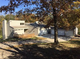 3711 Thornwood Cir, West Des Moines, IA 50265