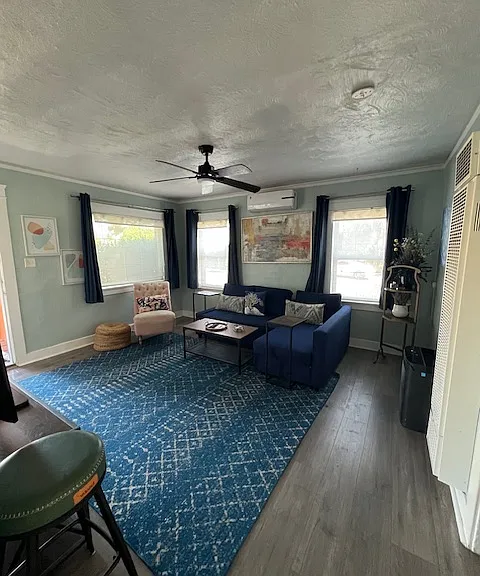 827 S Tremont St — Photo 19
