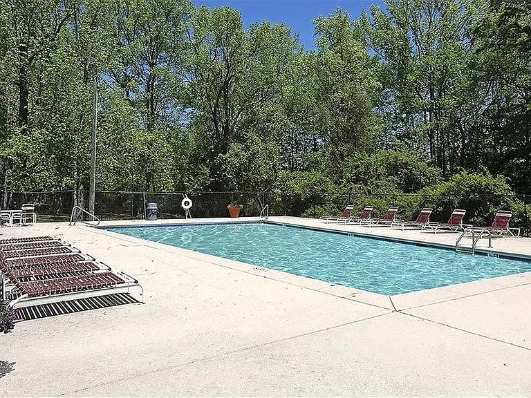 Brookview — Photo 8