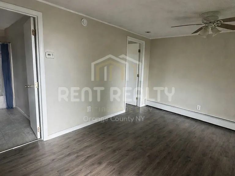 209-211 W Main St — Photo 3
