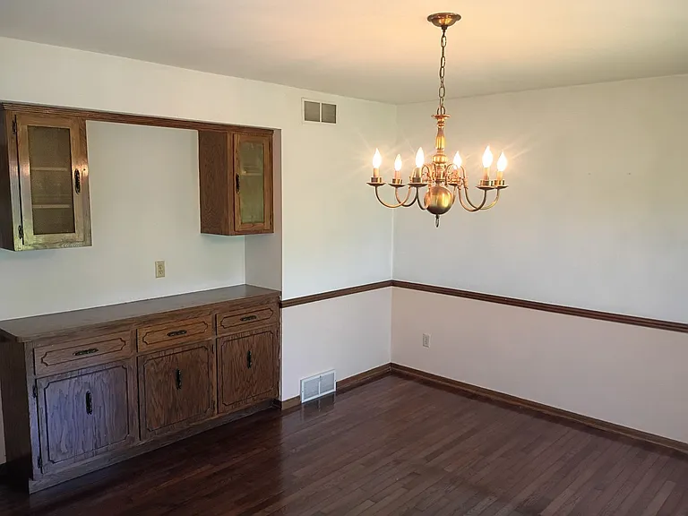 20550 Coventry Dr — Photo 3