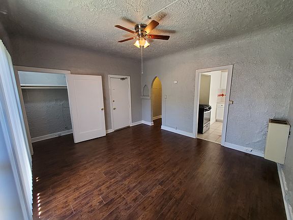 5th image of 542 N Alexandria Ave APT 101