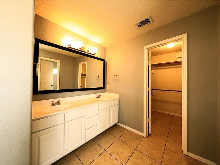 18439 Ranch View Trl — Photo 7