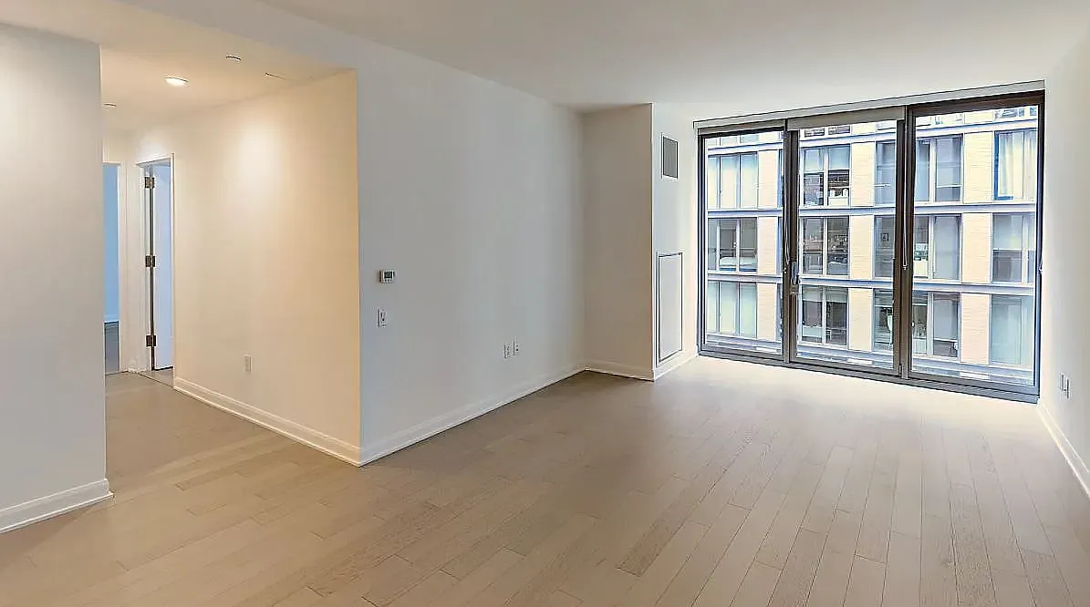 7 West 21st Street — Photo 4