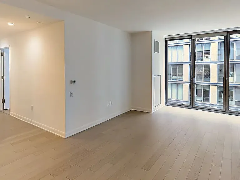 7 W 21st St #701 — Photo 4
