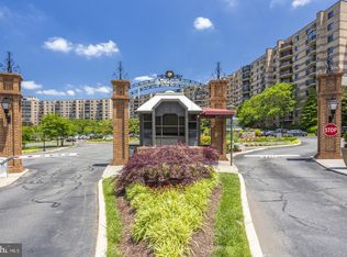 8370 Greensboro Dr APT 216, Mc Lean, VA 22102