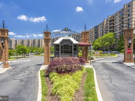 8370 Greensboro Dr