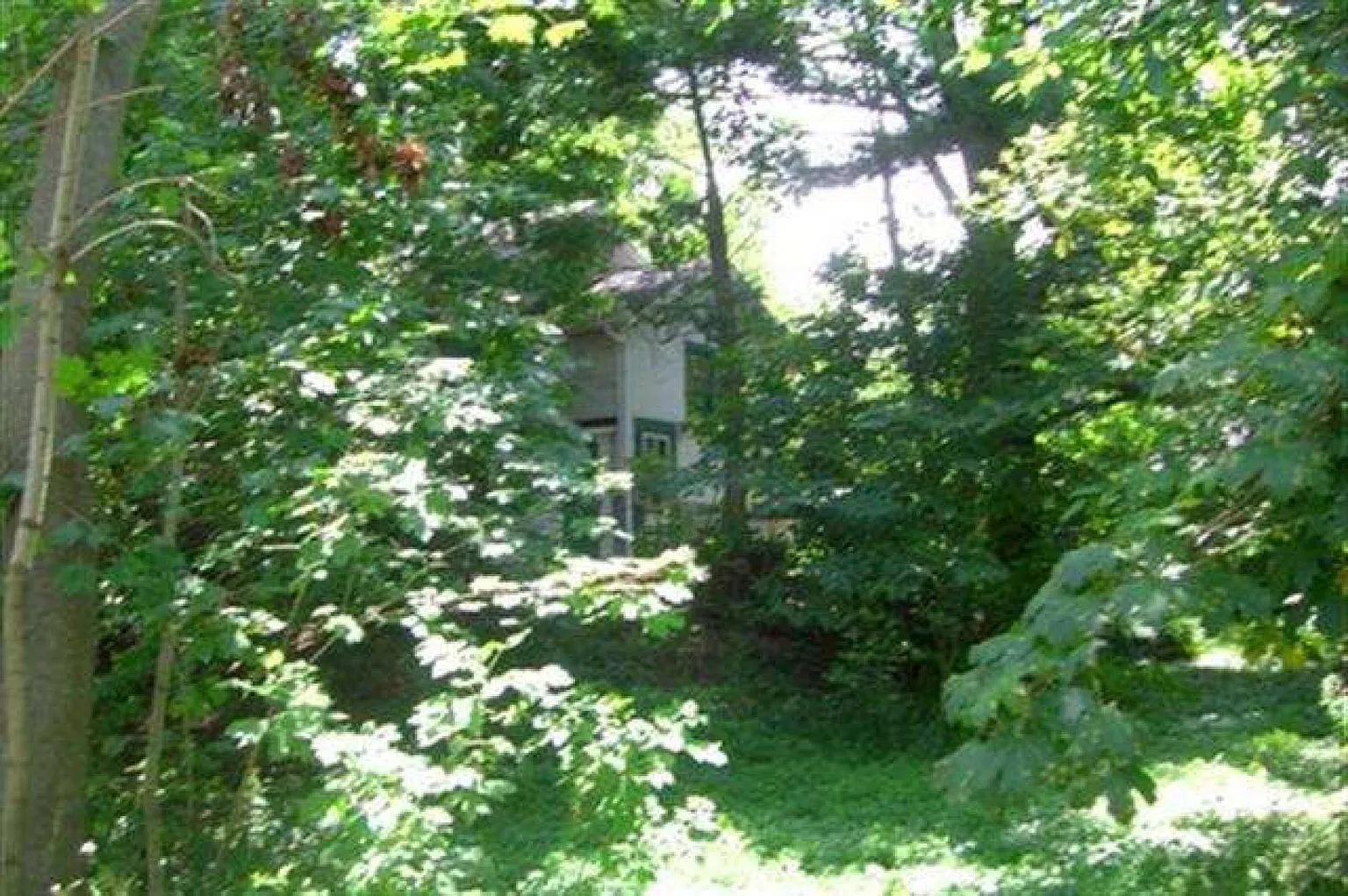 240 1st St photo 1