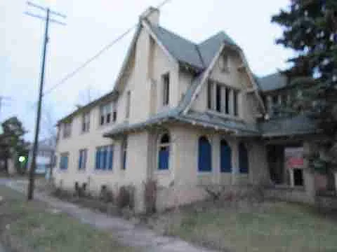2754 Calvert