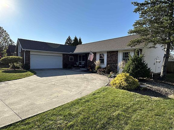 4th image of 2616 W Palisades Pkwy