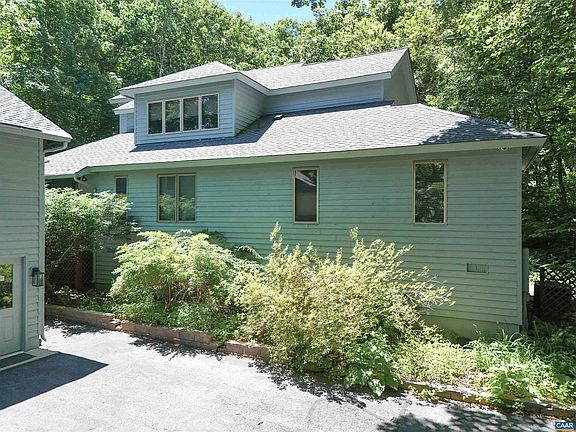 3rd image of 278 E Catoctin Dr