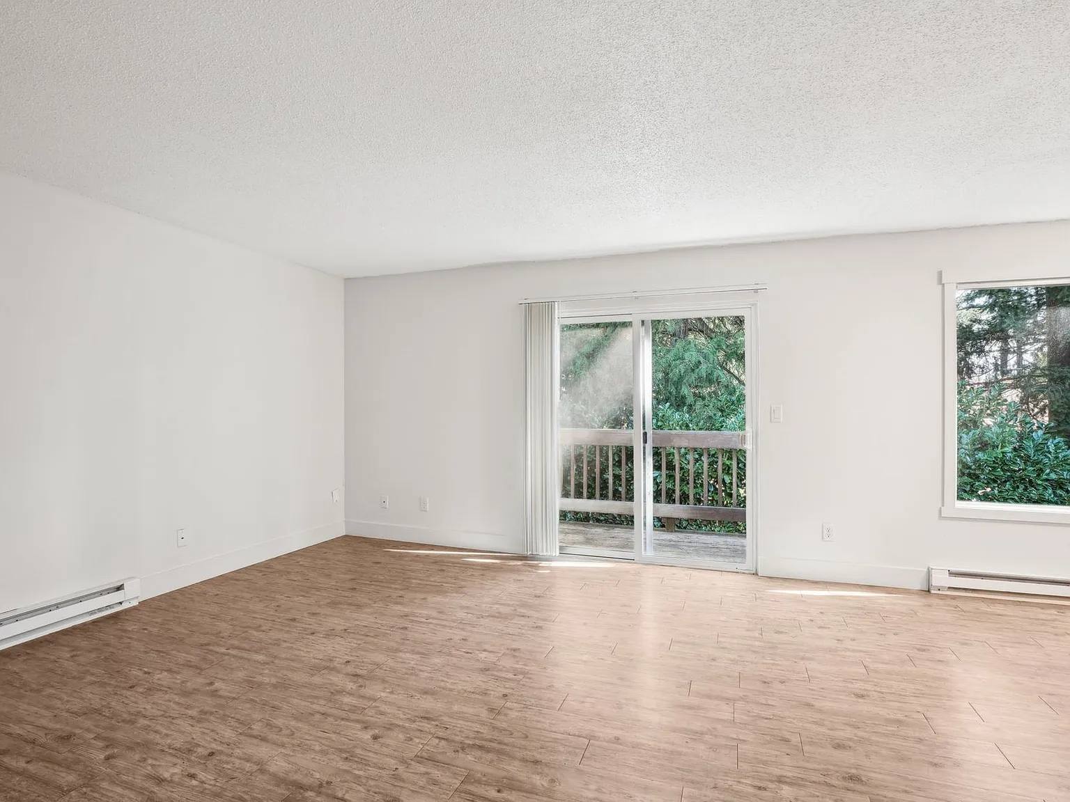 Beverly Grove Apartments — Photo 4