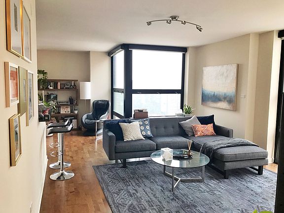4th image of 1160 S Michigan Ave APT 2905