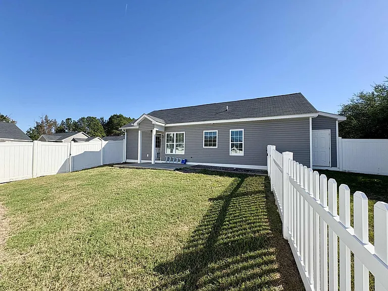 1933 Sapphire Rd — Photo 3