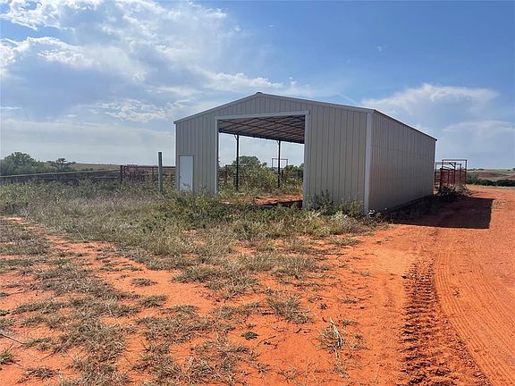 2nd image of 1070 N 1790th Rd