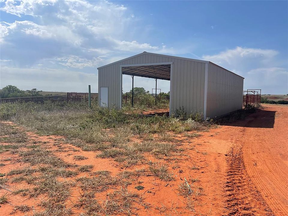 2nd image of 1070 N 1790th Rd