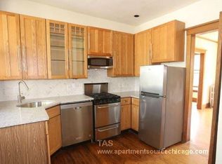 900 W Fletcher St #5A, Chicago, IL 60657