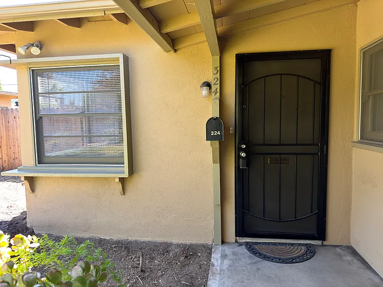 324 S Clark St #324 — Photo 1