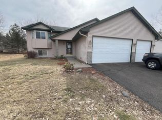 523 Horseshoe Ln, Braham, MN 55006