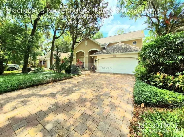 2214 Green Oaks Ln, Tampa, FL 33612